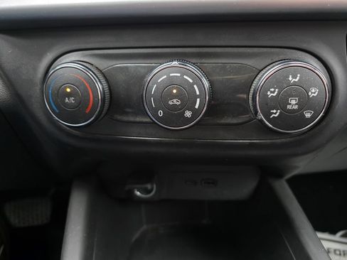 Used 2024 Chevrolet Trax LS FWD image 17