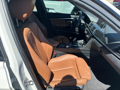 Used 2017 BMW 330i xDrive Sedan AWD/4WD image 4