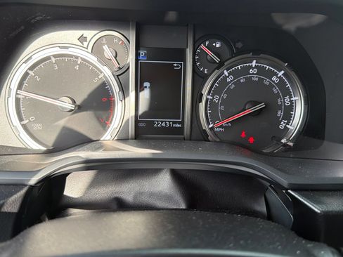 Used 2023 Toyota 4Runner TRD Off-Road Premium w/ Off Road Premium Plus Package AWD/4WD image 5