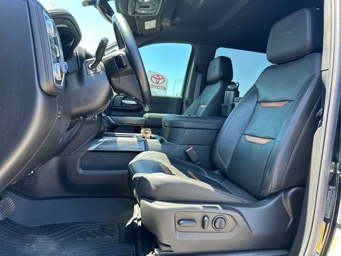 Used 2022 GMC Sierra 2500 AT4 w/ AT4 Preferred Package AWD/4WD image 4