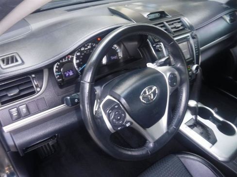 Used 2013 Toyota Camry SE FWD image 9