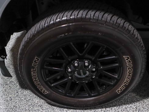 Used 2022 Ford F250 Lariat w/ Black Appearance Pkg image 11