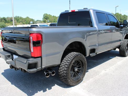 Used 2024 Ford F250 Platinum AWD/4WD image 6