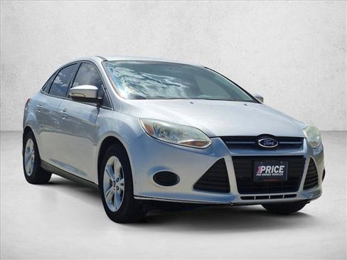 Used 2014 Ford Focus SE FWD image 3