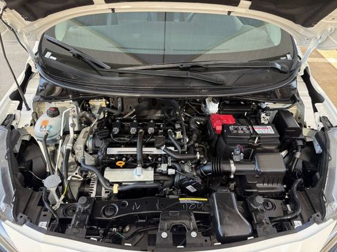 Used 2025 Nissan Versa SV FWD image 31