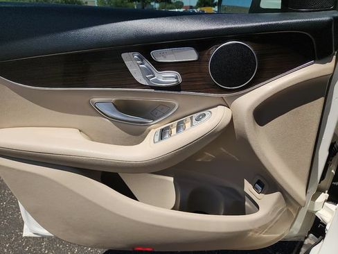 Used 2022 Mercedes-Benz GLC 300 4MATIC image 14