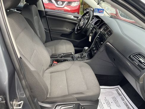 Used 2018 Volkswagen Golf S FWD image 24