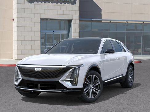 New 2026 Cadillac Lyriq Premium Luxury w/ LPO, Premium Carpet Package RWD image 6