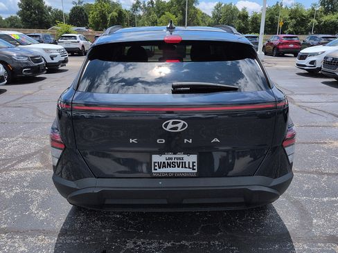 Used 2025 Hyundai Kona SEL FWD image 6