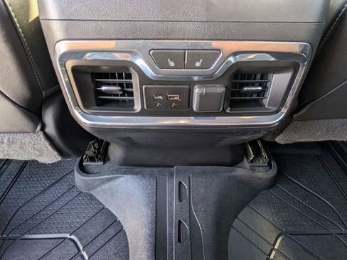 Used 2019 Chevrolet Silverado 1500 High Country w/ Technology Package AWD/4WD image 12
