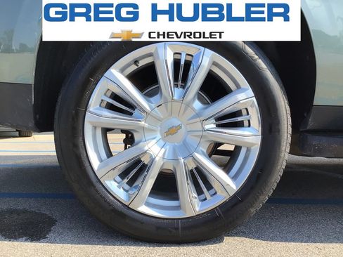 Used 2023 Chevrolet Suburban High Country AWD/4WD image 18