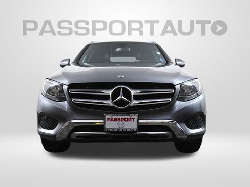 Used 2018 Mercedes-Benz GLC 300 4MATIC image 2