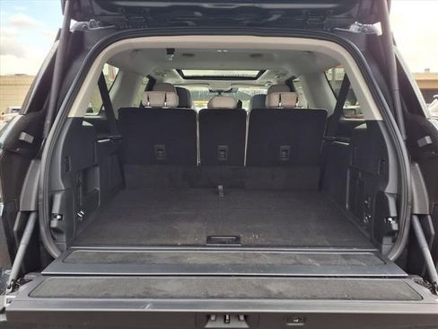 New 2026 Lincoln Navigator L Reserve AWD/4WD image 16