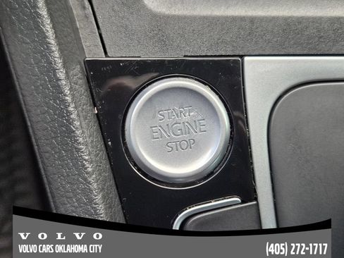 Used 2021 Volkswagen GTI SE FWD image 21