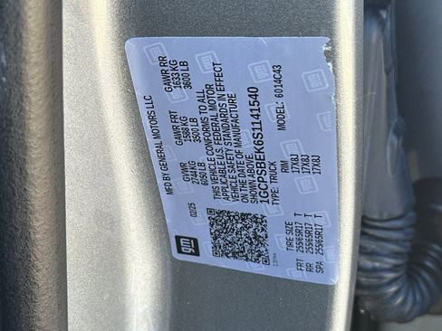 Used 2025 Chevrolet Colorado W/T image 27