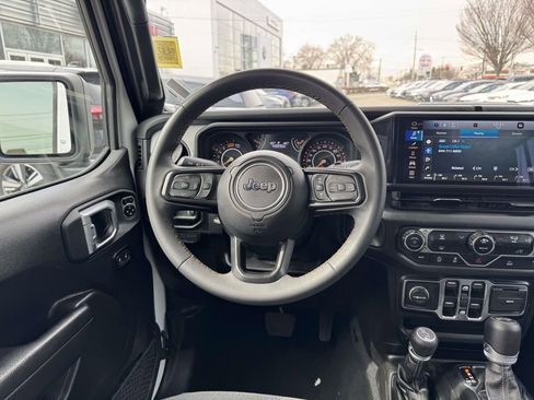 Used 2024 Jeep Wrangler Unlimited Sport AWD/4WD image 13