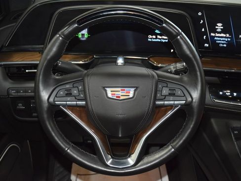 Used 2024 Cadillac Escalade ESV Premium Luxury Platinum AWD/4WD image 29