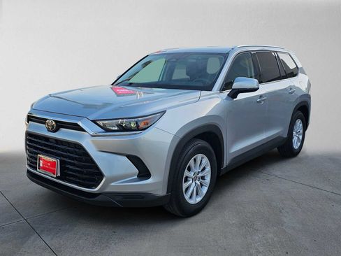 Certified 2026 Toyota Grand Highlander FWD image 7