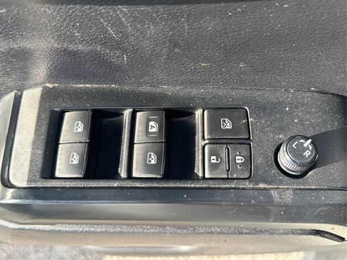 Used 2020 Toyota Tacoma SR image 35