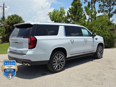 New 2026 GMC Yukon XL Denali Ultimate AWD/4WD image 4