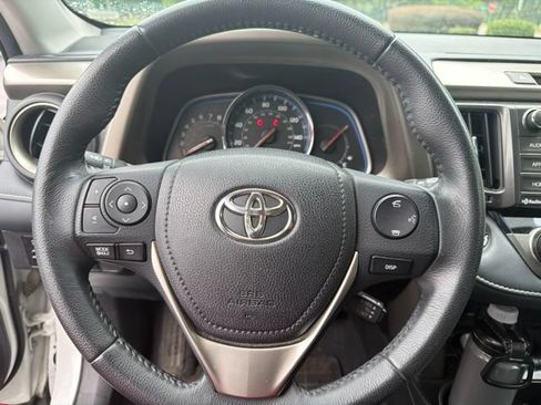 Used 2014 Toyota RAV4 Limited AWD/4WD image 8