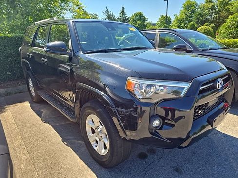 Used 2021 Toyota 4Runner SR5 Premium AWD/4WD image 2
