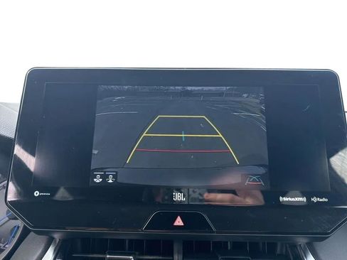 Used 2022 Toyota Venza XLE image 22