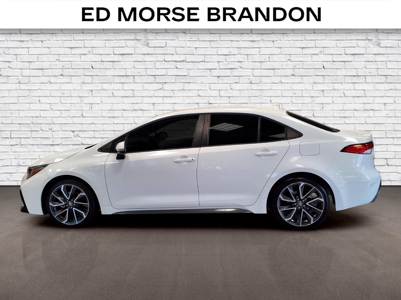 Used 2020 Toyota Corolla SE FWD image 2