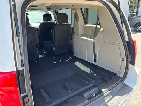 Used 2019 Dodge Grand Caravan SE w/ UConnect Hands-Free Group FWD image 64