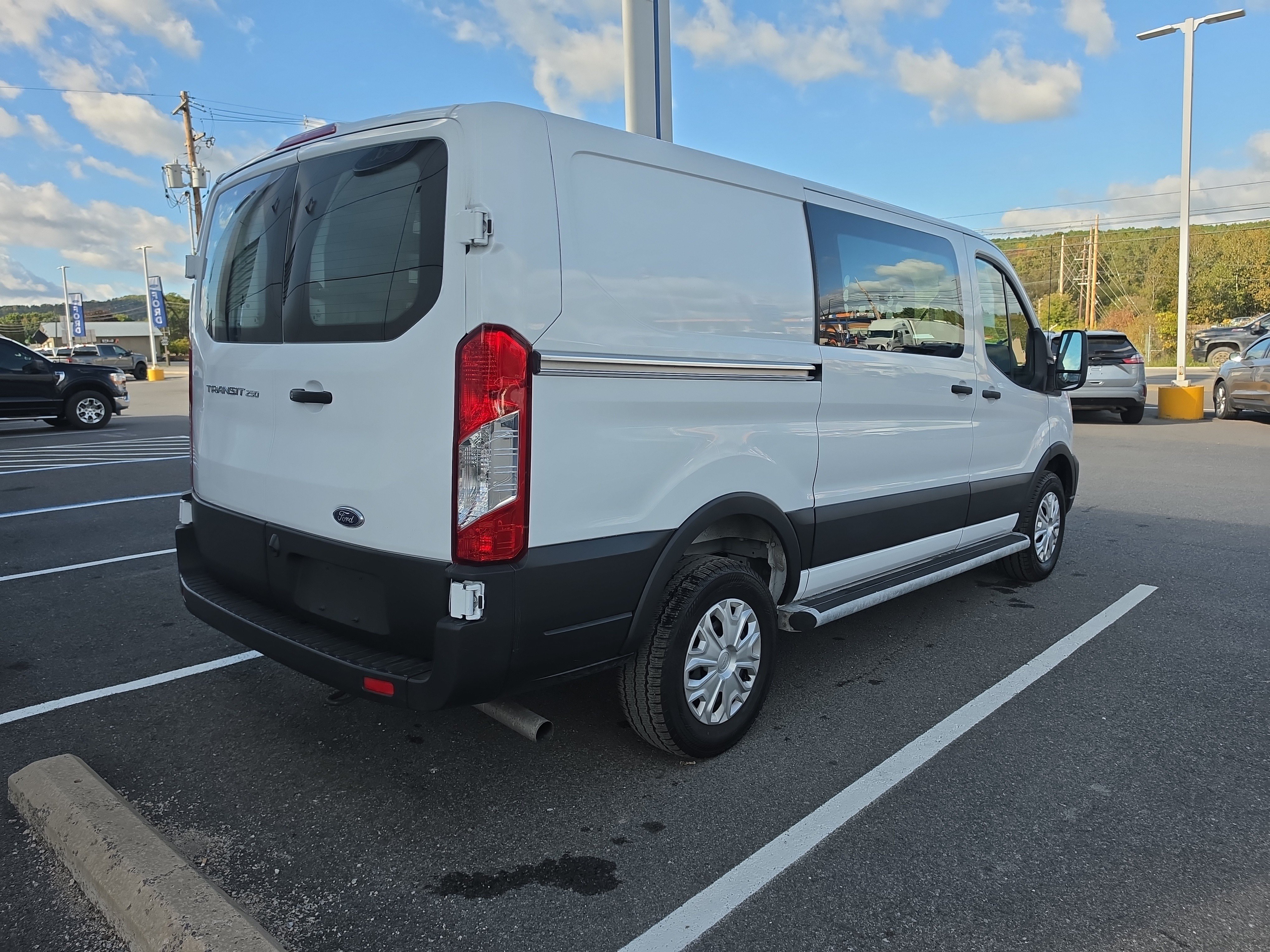 Used 2025 Ford Transit 250 Low Roof w/ Exterior Upgrade Package RWD image 3