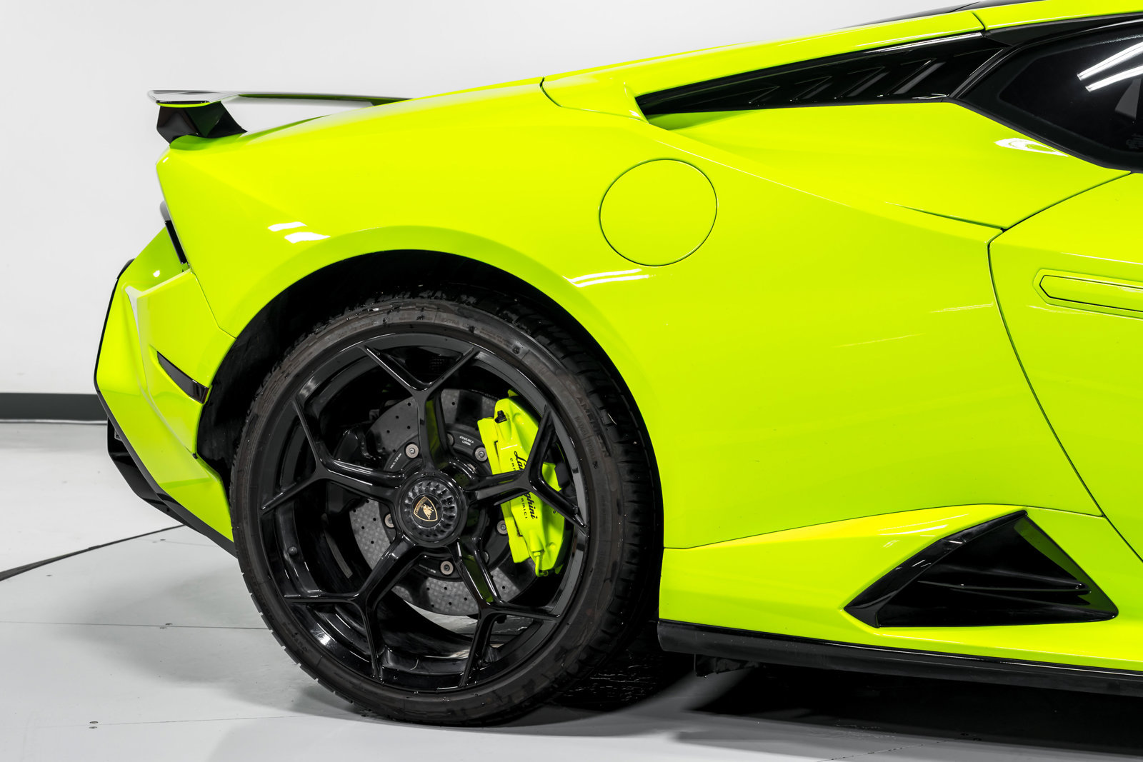 Used 2023 Lamborghini Huracan Tecnica RWD image 48