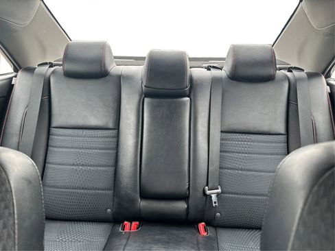 Used 2015 Toyota Camry SE image 12