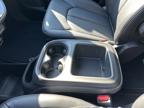 New 2026 Chrysler Pacifica Select w/ S Appearance Package image 43