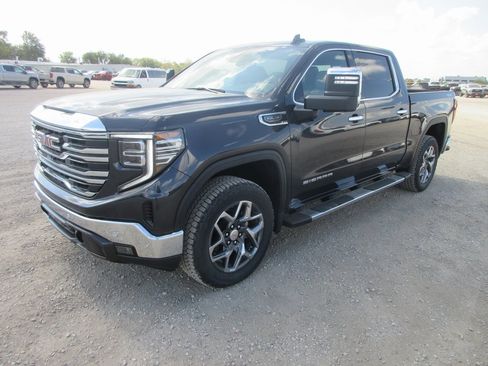 New 2026 GMC Sierra 1500 SLT w/ SLT Premium Plus Package image 11