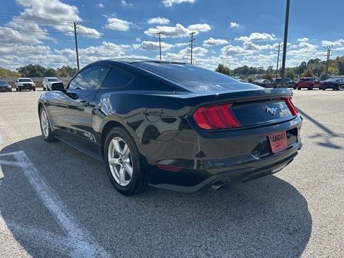 Used 2018 Ford Mustang Coupe image 5
