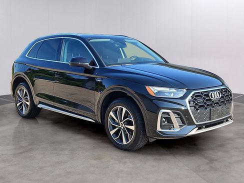 Used 2023 Audi Q5 2.0T Premium Plus w/ Premium Plus Package AWD/4WD image 3