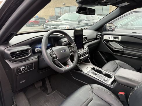 Used 2023 Ford Explorer ST w/ Equipment Group 401A AWD/4WD image 9
