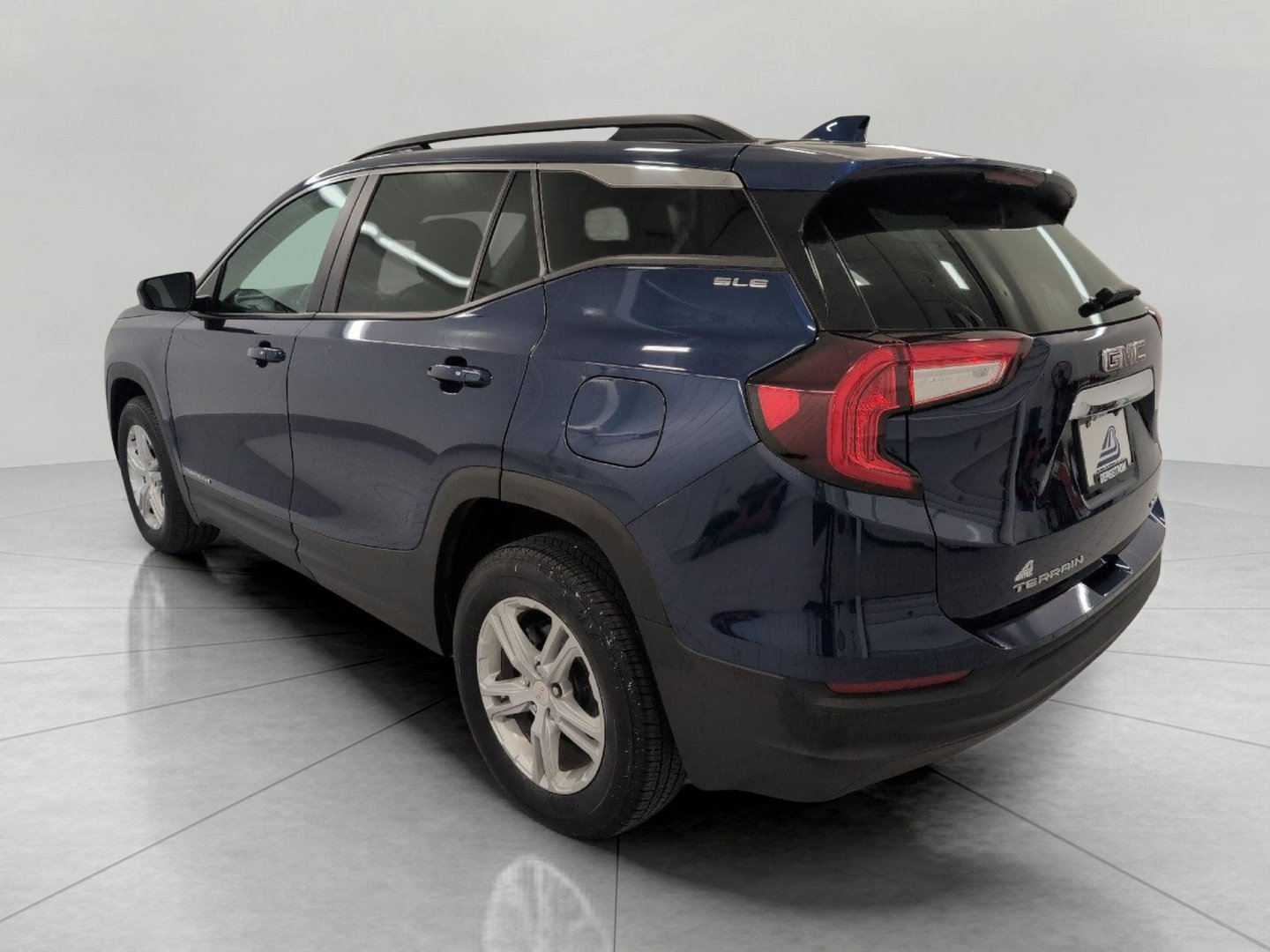 Used 2023 GMC Terrain SLE w/ Driver Convenience Package AWD/4WD image 20