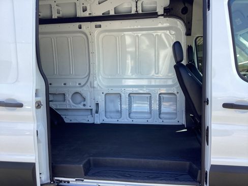 Used 2024 Ford Transit 250 148 High Roof RWD image 10