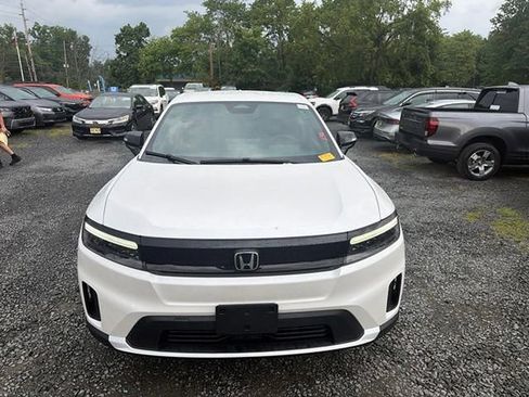 Used 2024 Honda Prologue EX image 2