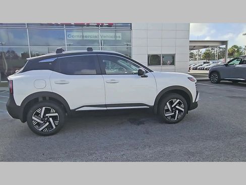 New 2026 Nissan Kicks SV FWD image 32