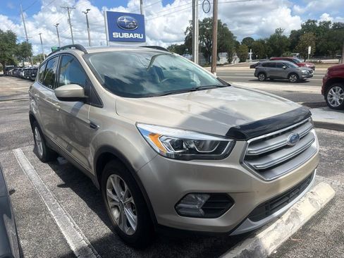Used 2017 Ford Escape SE w/ Equipment Group 201A FWD image 7