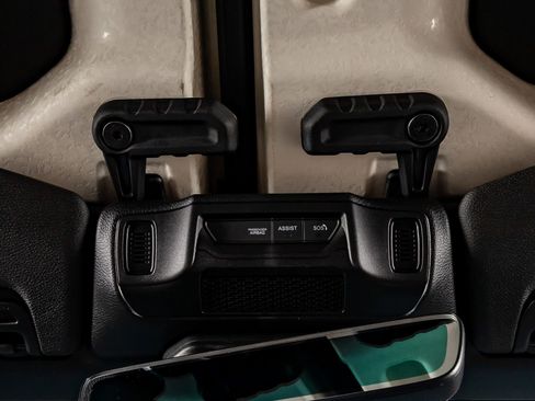 Used 2024 Jeep Wrangler Unlimited Rubicon image 30