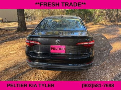 Used 2024 Volkswagen Jetta S image 9