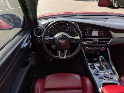 Used 2022 Alfa Romeo Giulia Veloce image 15