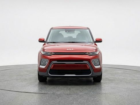 Used 2025 Kia Soul LX w/ LX Technology Package image 2