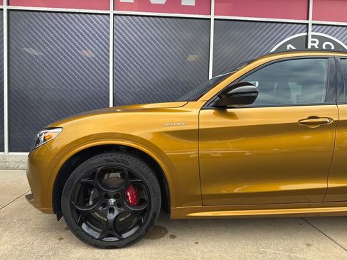 Used 2023 Alfa Romeo Stelvio Veloce AWD/4WD image 16