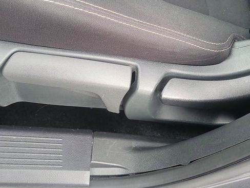 Used 2023 Nissan Rogue S image 17