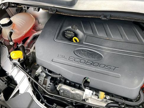 Used 2018 Ford Escape SE w/ SE Sport Appearance Package image 32