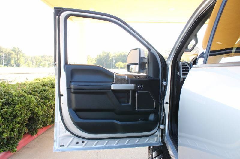 Used 2017 Ford F250 Lariat w/ Lariat Value Package AWD/4WD image 27